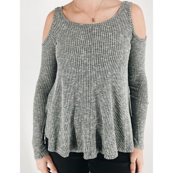 Tokyo Darling Aeropostale Heather Gray Ribbed Knit Cold Shoulder Top - Picture 1 of 3